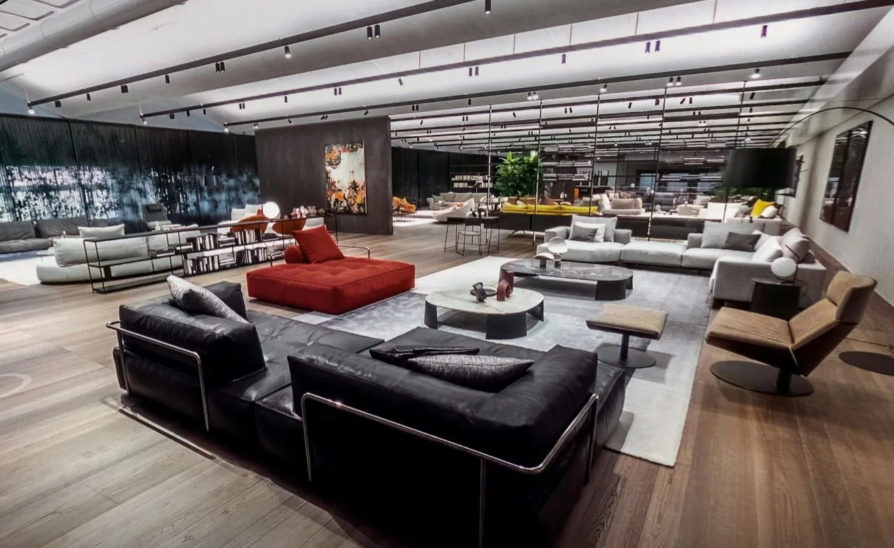 Vendere meglio — Showroom Desiree Salotti